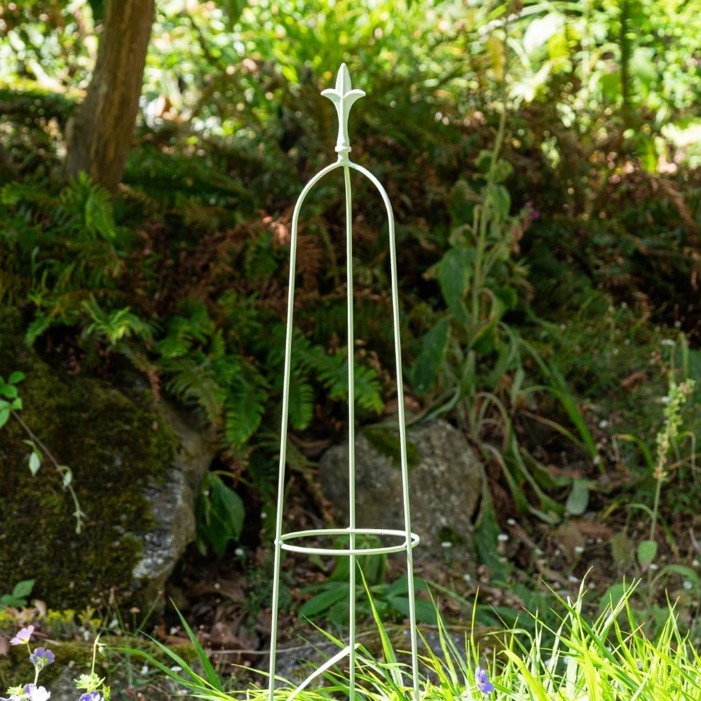 Fleur de lis obelisk - light green 