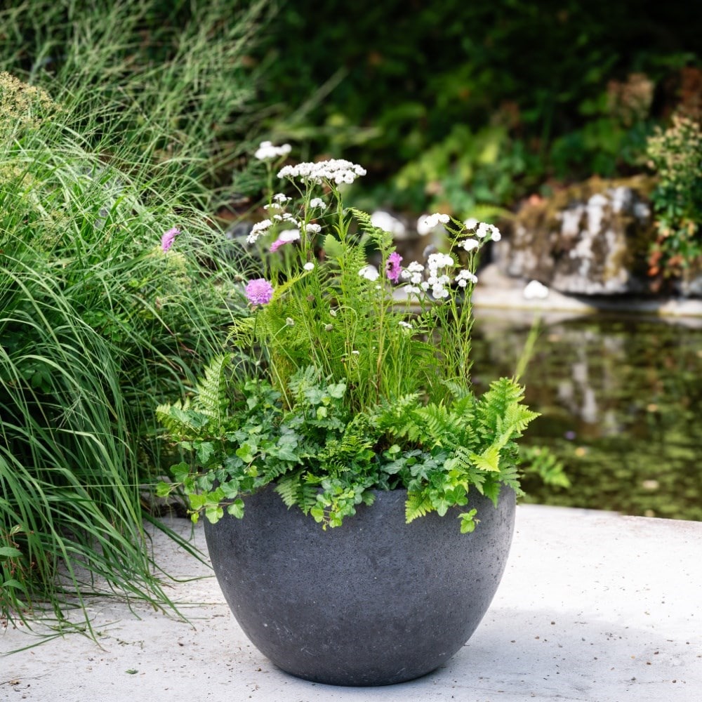 Globe planter - grey