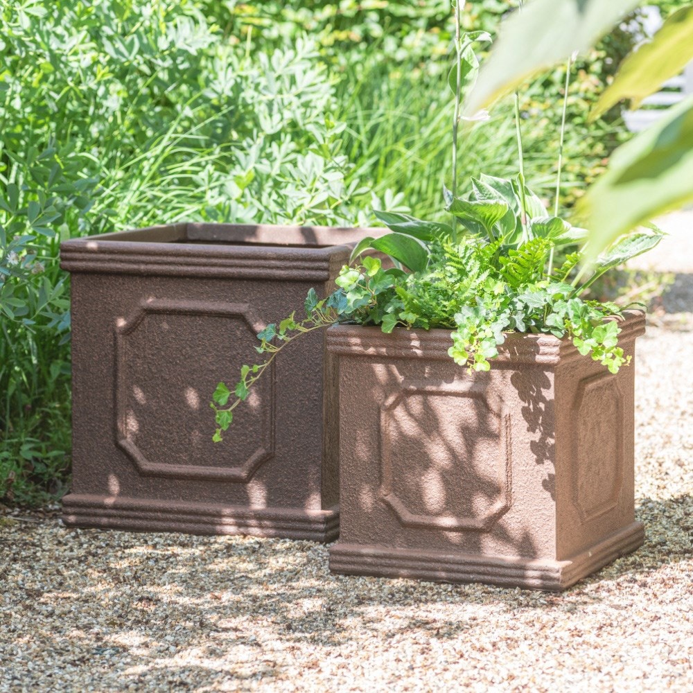 Textured cube planter - rust