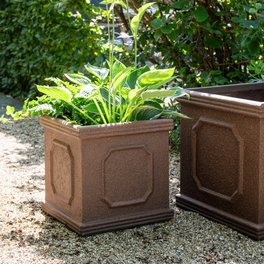 Textured cube planter - rust
