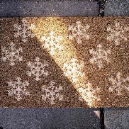 Embossed snowflake doormat