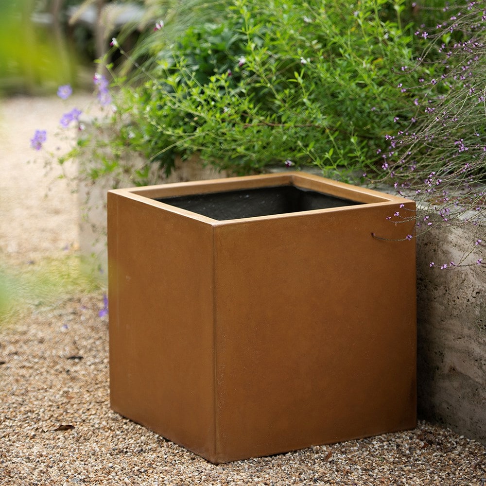 Square terrace planter - rust 