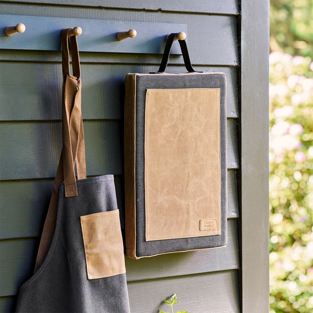 Classic garden kneeler - charcoal & natural