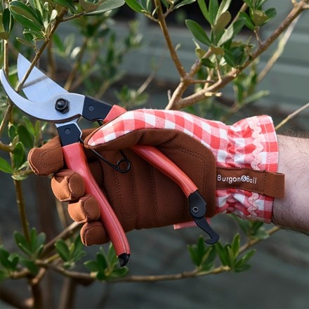 Check gardening gloves - red
