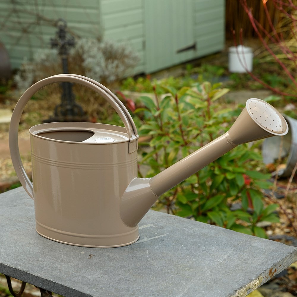 Waterfall watering can - truffle