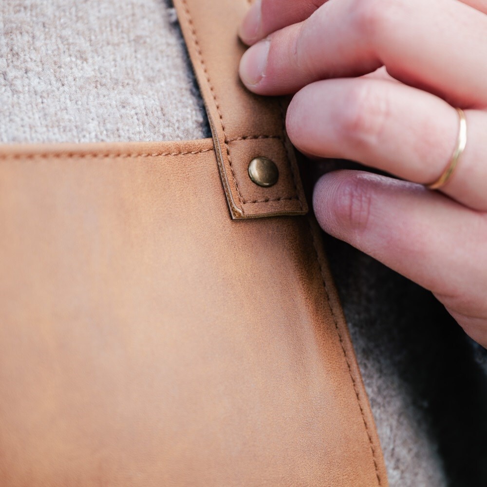 Gardener's faux leather tool apron - tan