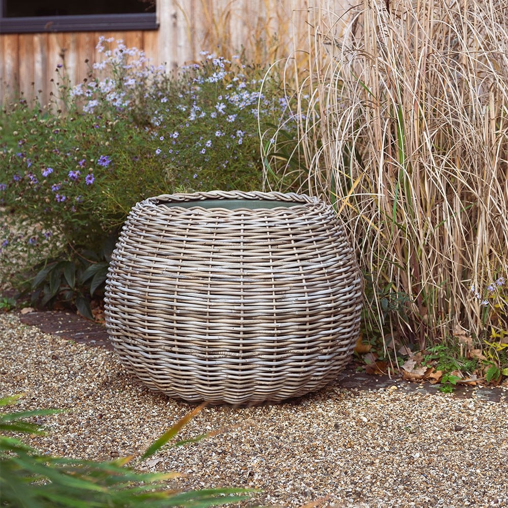 Chunky rattan bowl planter 
