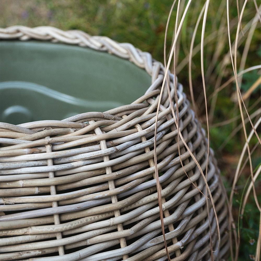 Chunky rattan bowl planter 