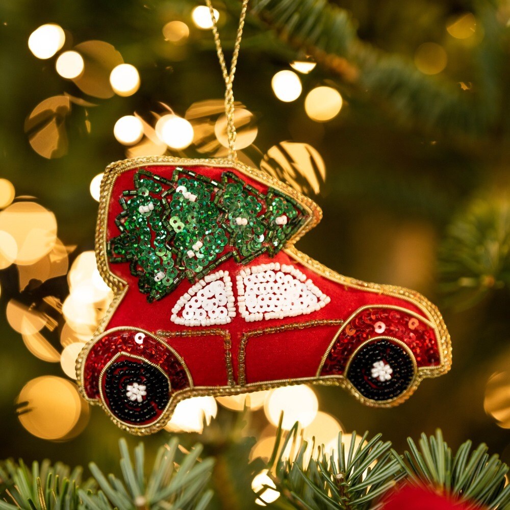 Sequin car with tree