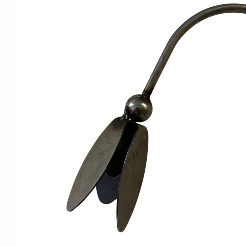 Closed snowdrop stake