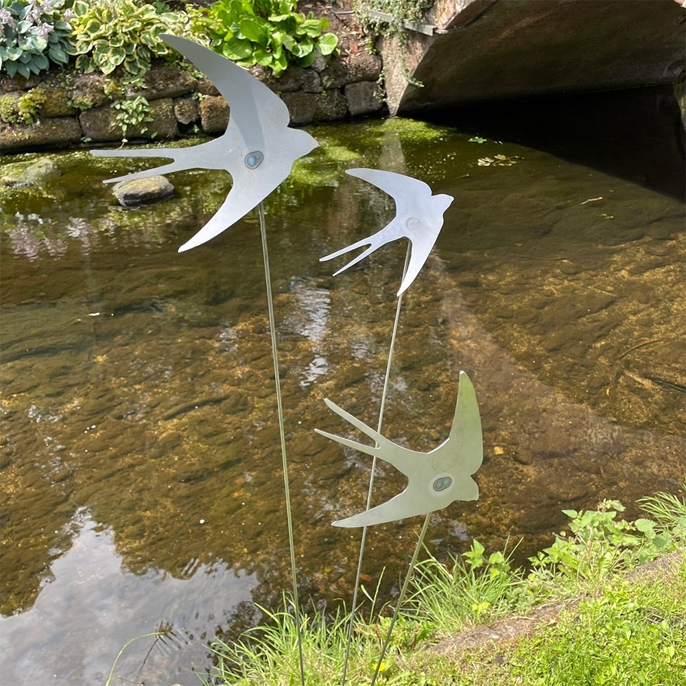 Flying swallow cluster stake