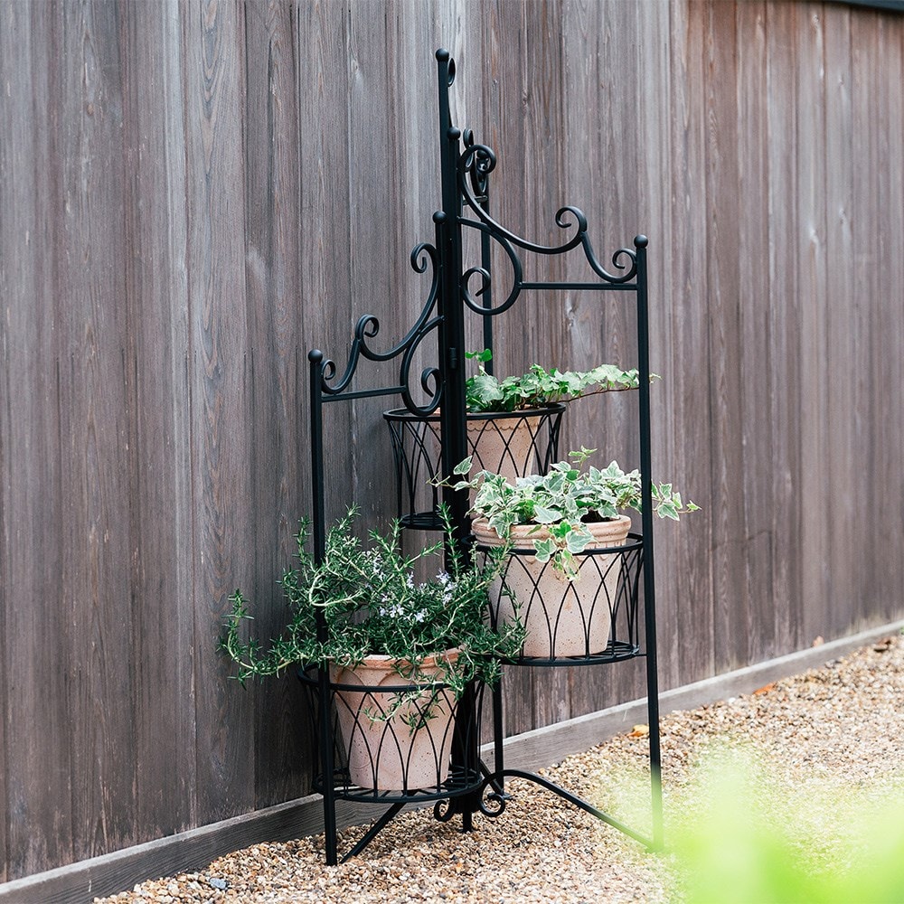 Tiered scroll pot stand