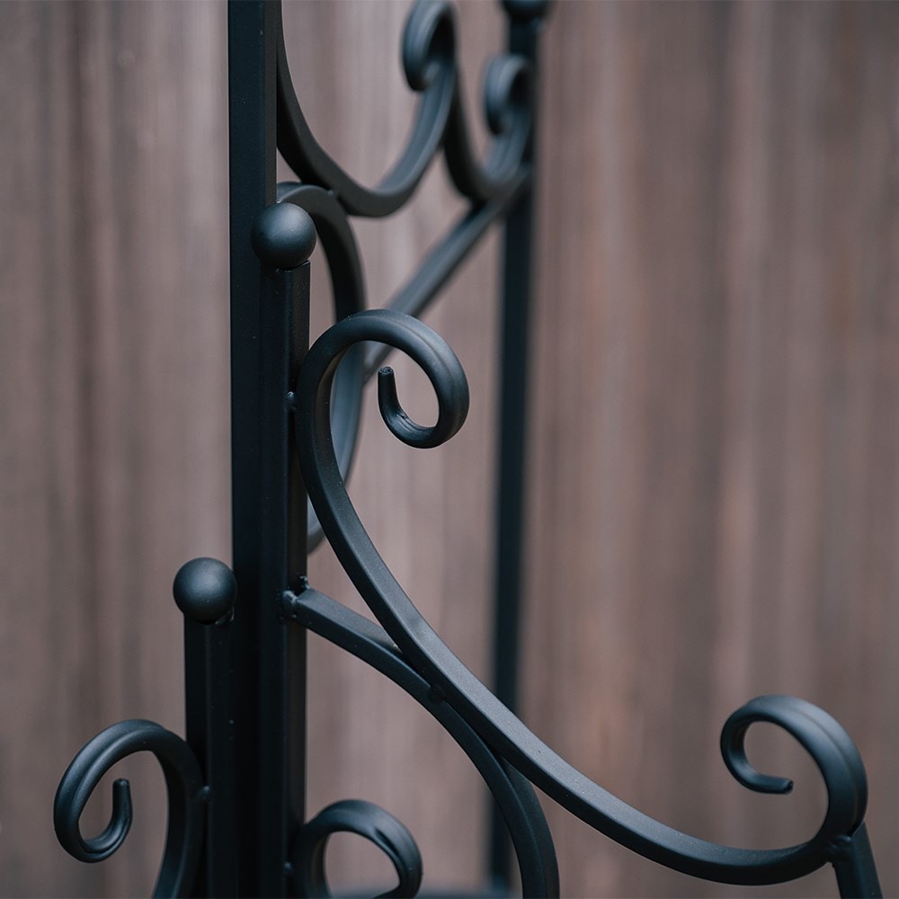 Tiered scroll pot stand