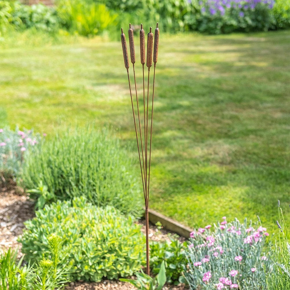 Bulrush cluster stake