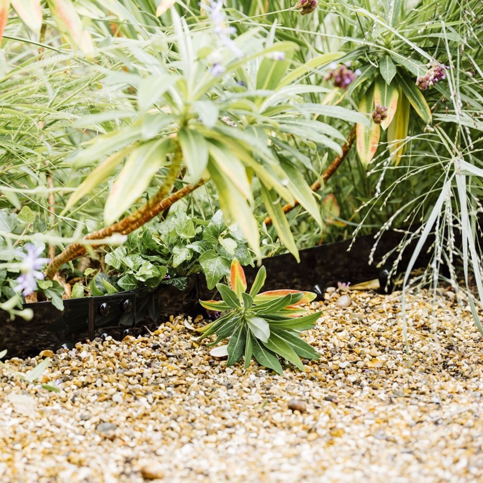 Powder coated steel flexible garden edging - black