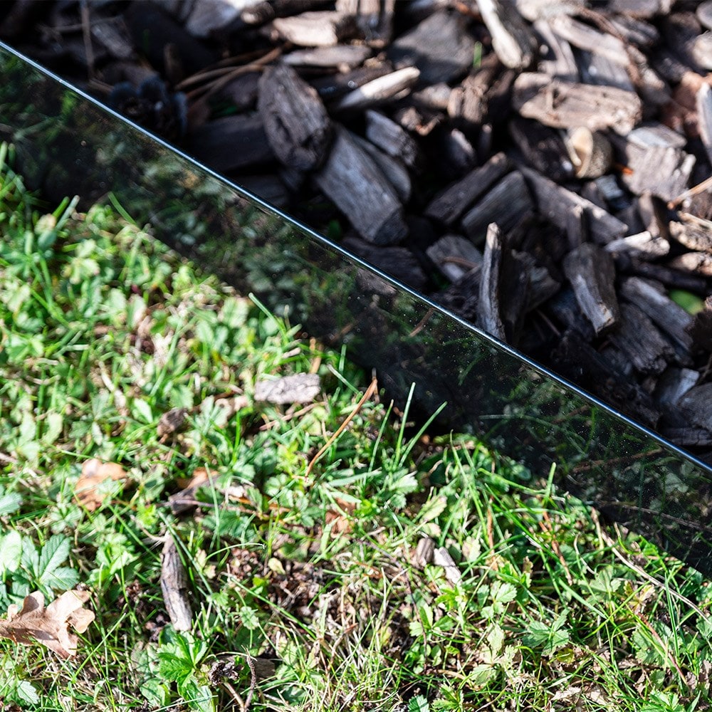 Powder coated steel flexible garden edging - black