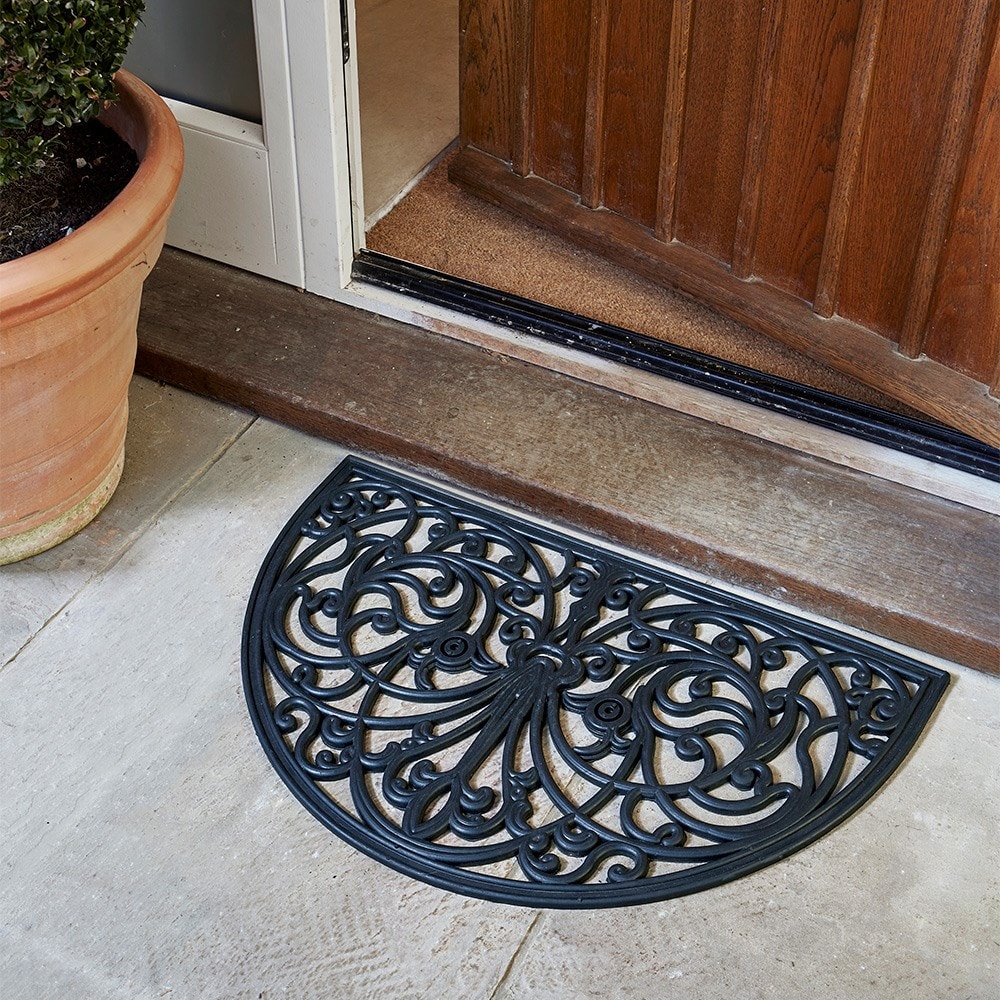 Half moon rubber mat