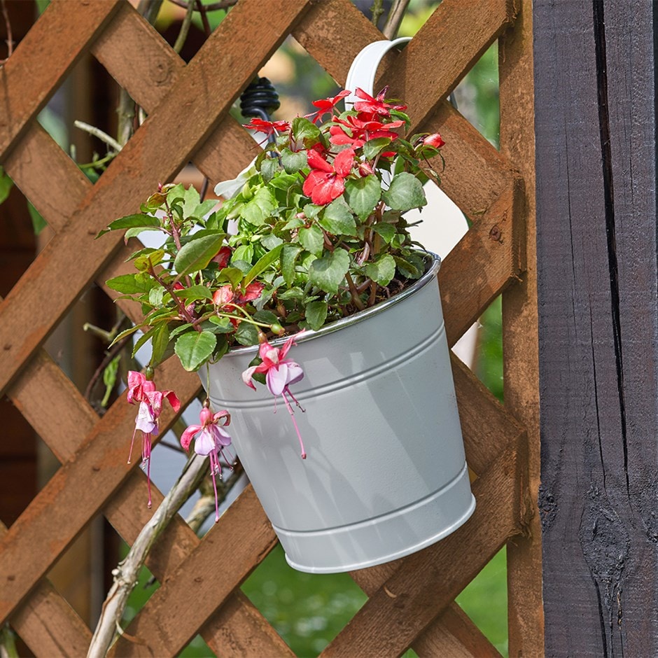 Hanging metal pot planter - cream