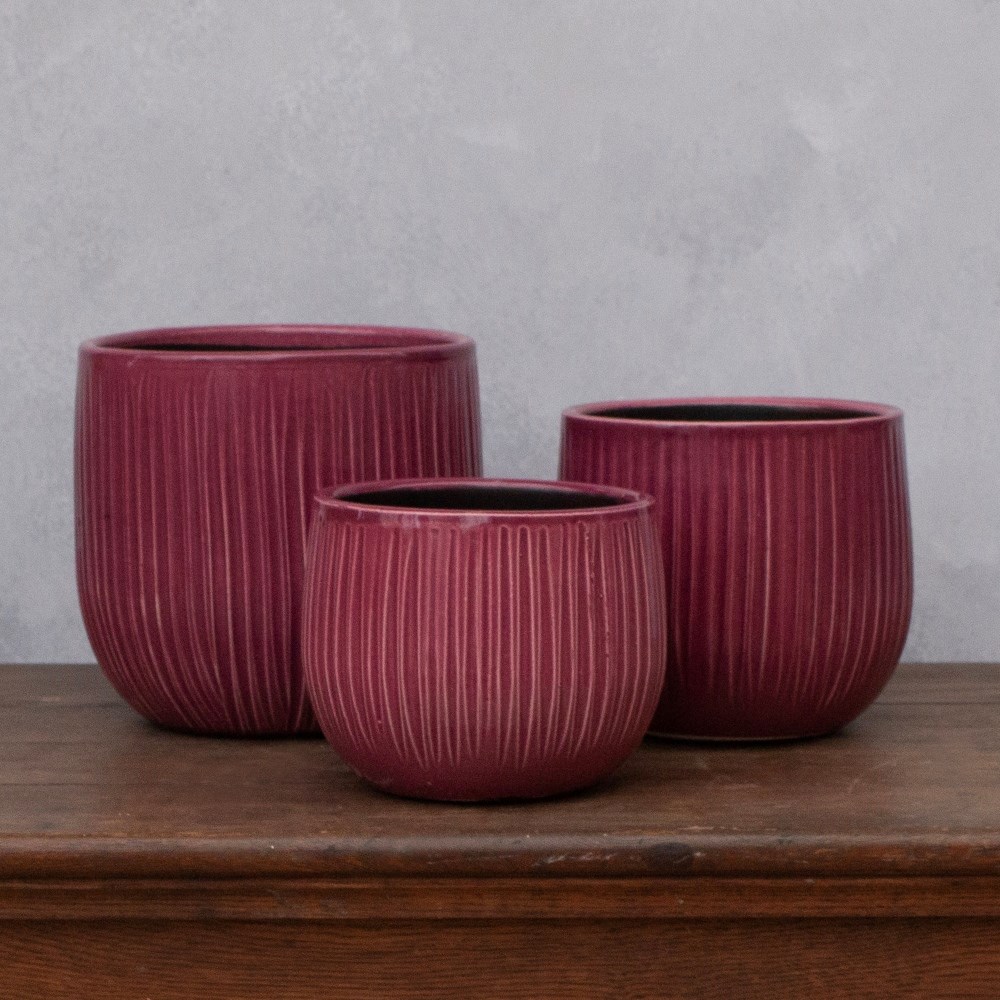 Glazed ribbed plant pot - dark pink