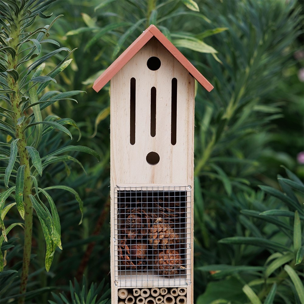 Insect hotel with stake - rust