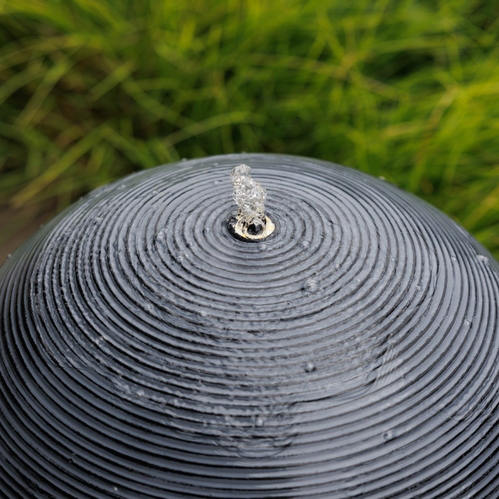 Ripple ball water feature