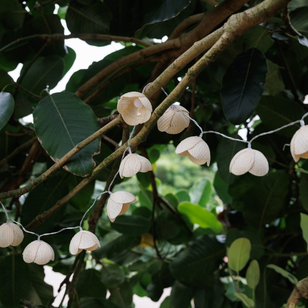 Floral string lights - white
