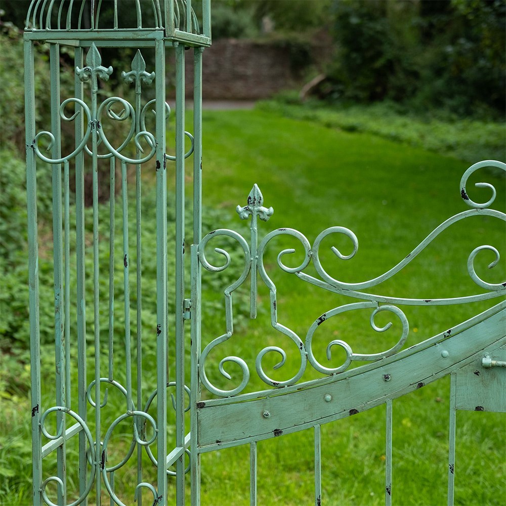 Vintage garden arch with gates - antique green 