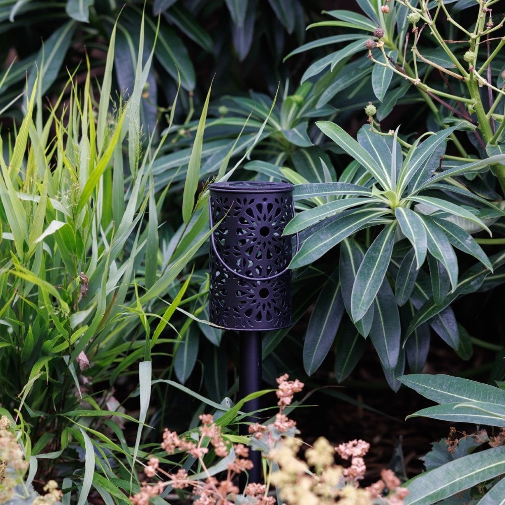 Solar cut out floral stake light