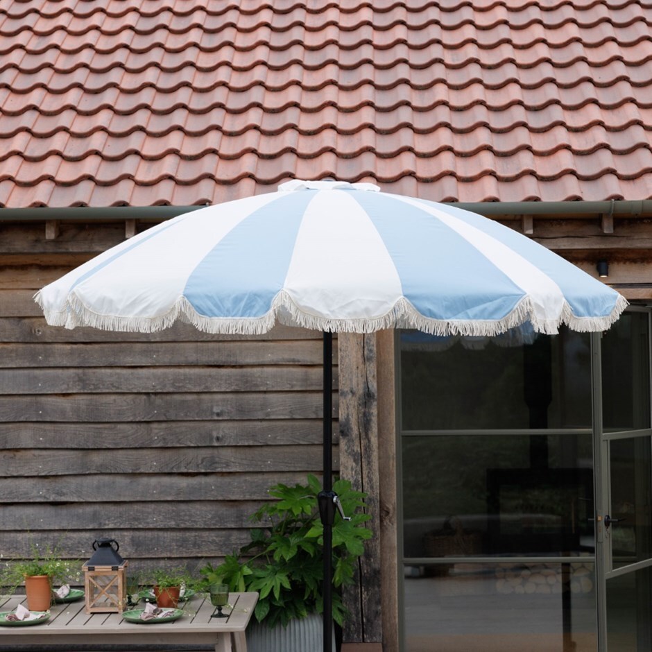 Tassel trim parasol blue and white