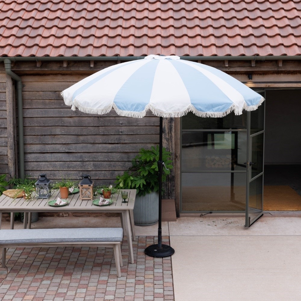 Tassel trim parasol blue and white