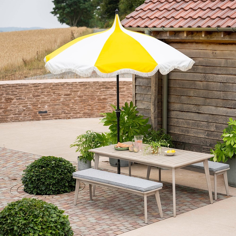 Tassel trim parasol - yellow and white