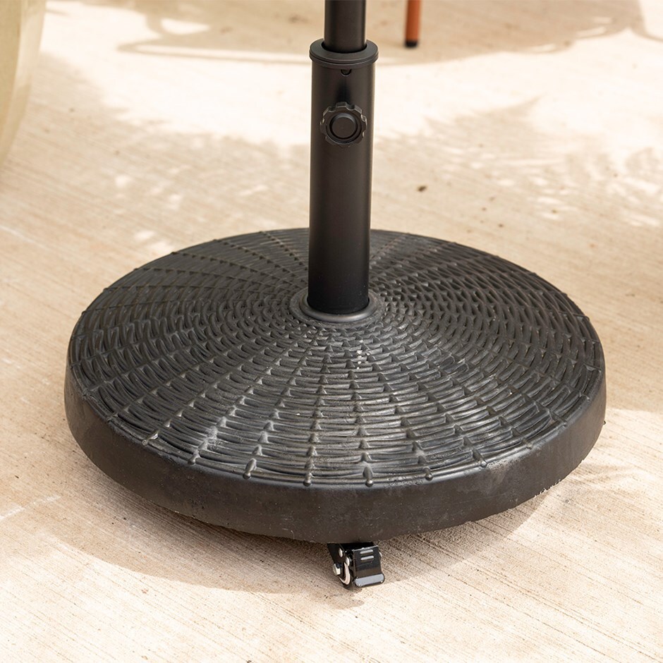 Parasol base on wheels