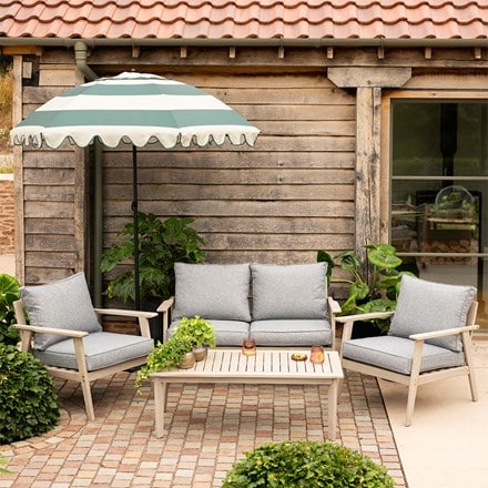 Green stripe scallop edge parasol