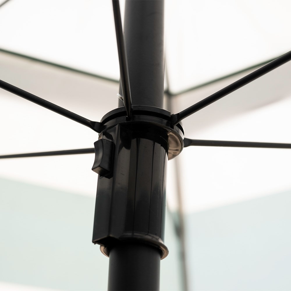 Green stripe scallop edge parasol