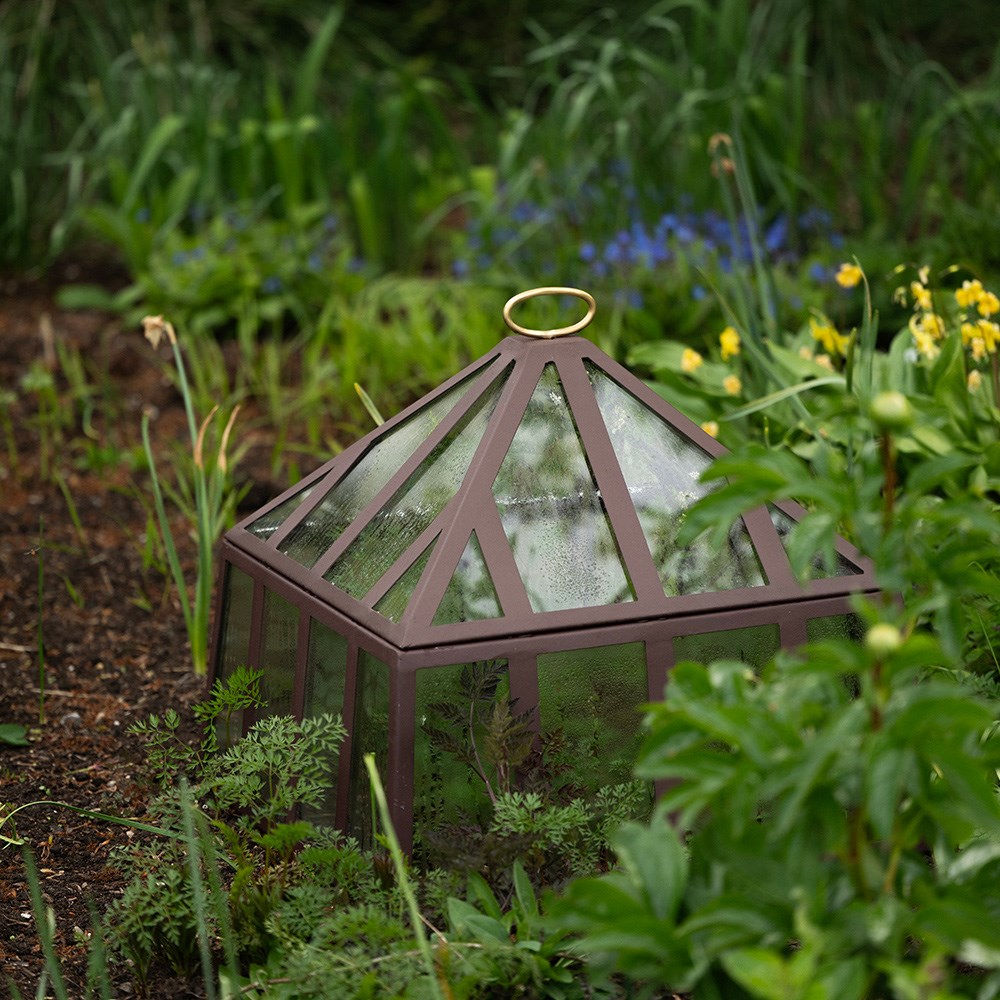 Square Victorian cloche - dark auburn