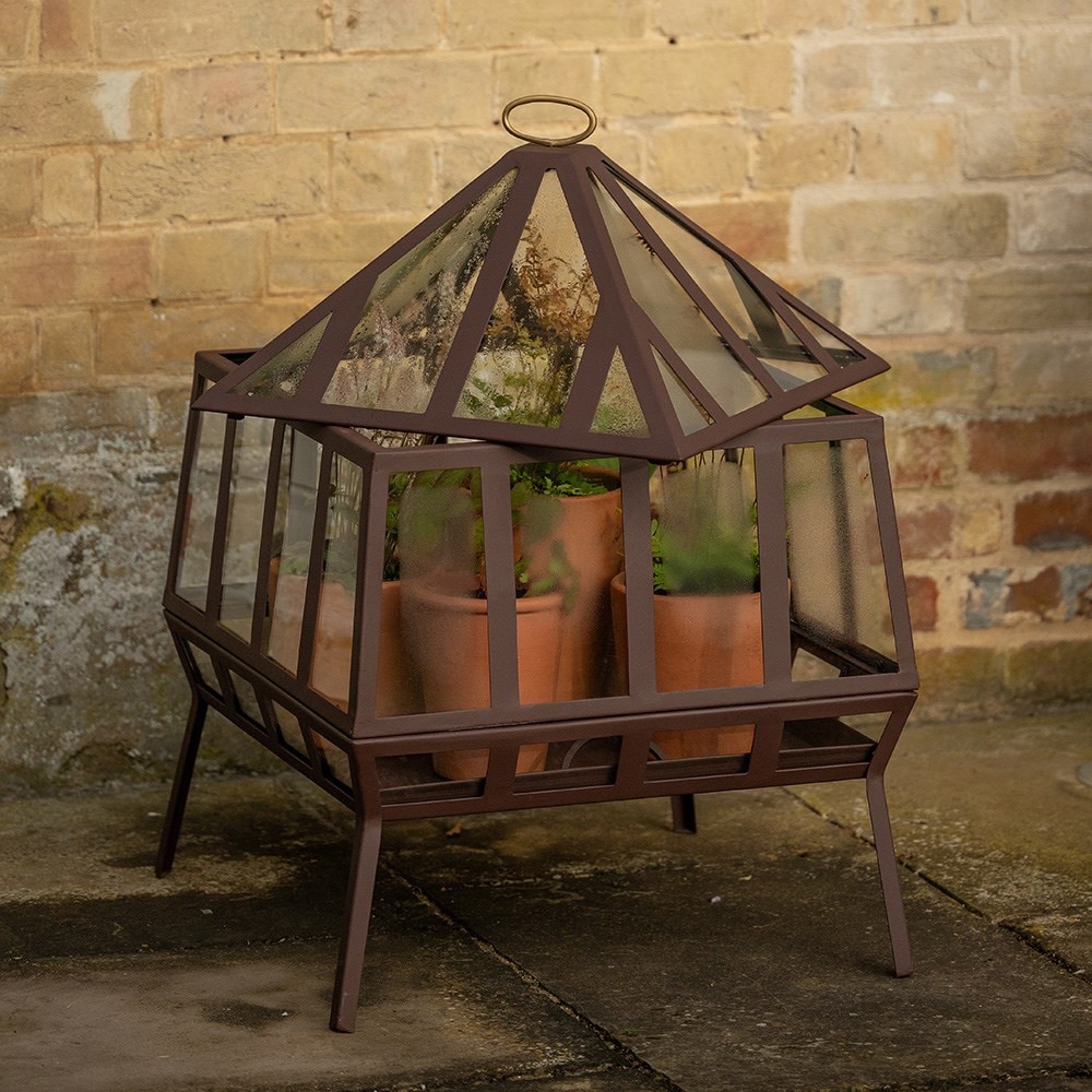 Square Victorian growhouse - dark auburn