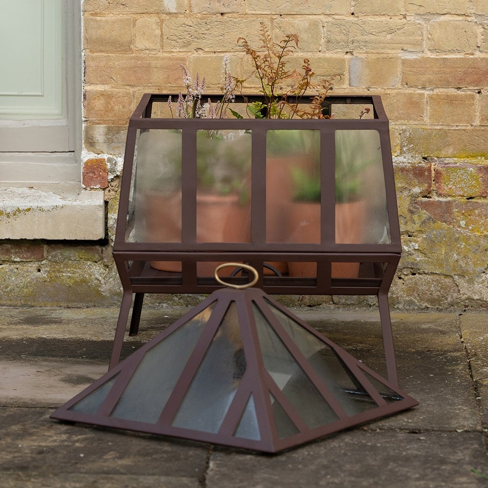 Square Victorian growhouse - dark auburn