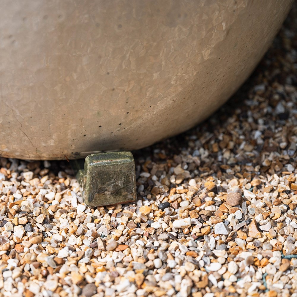 Glazed pot feet set of three - green