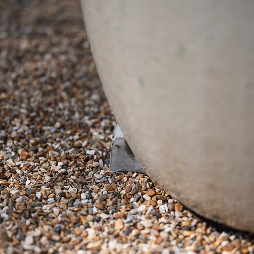 Glazed pot feet set of three - white
