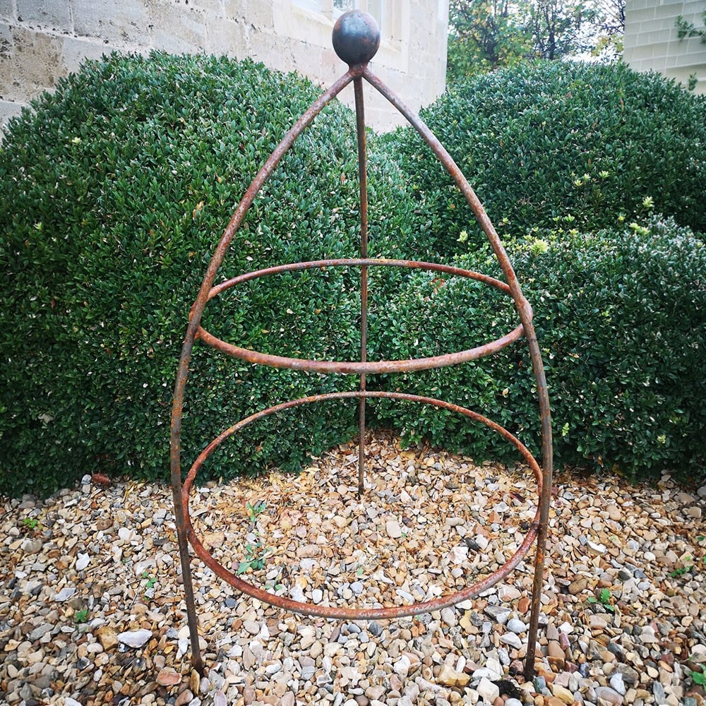 Gothic ball top plant support - rust