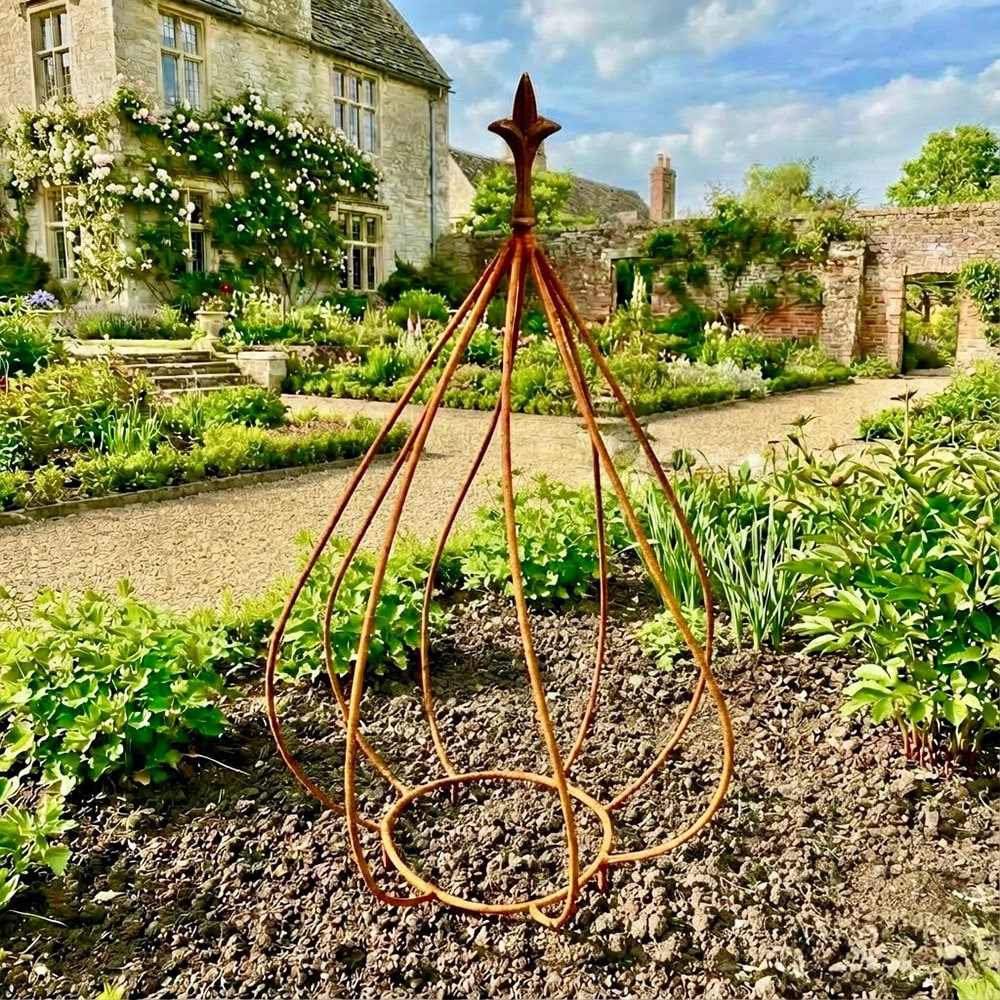 Fleur de lys crown plant support - rust