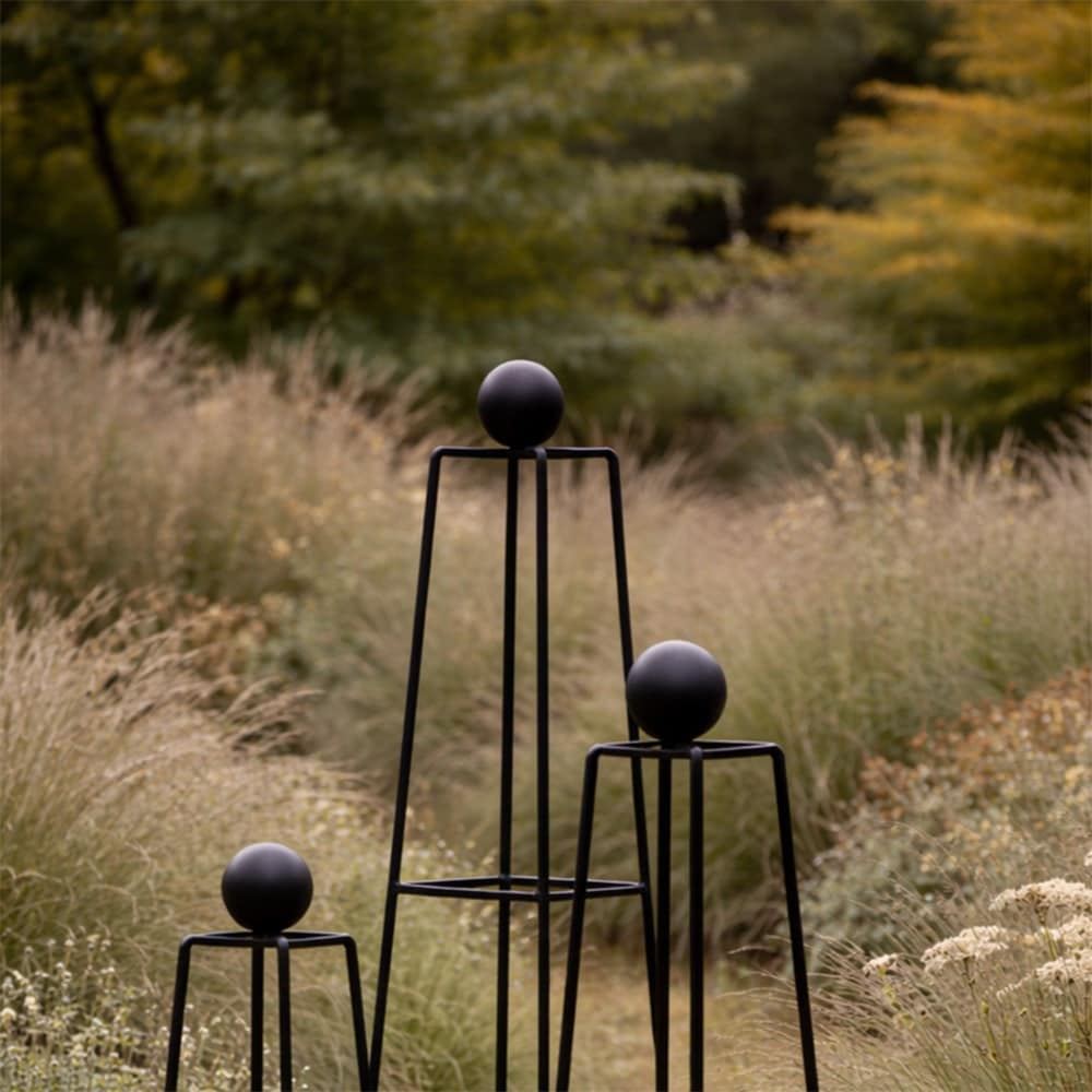 Square obelisk ball top - black