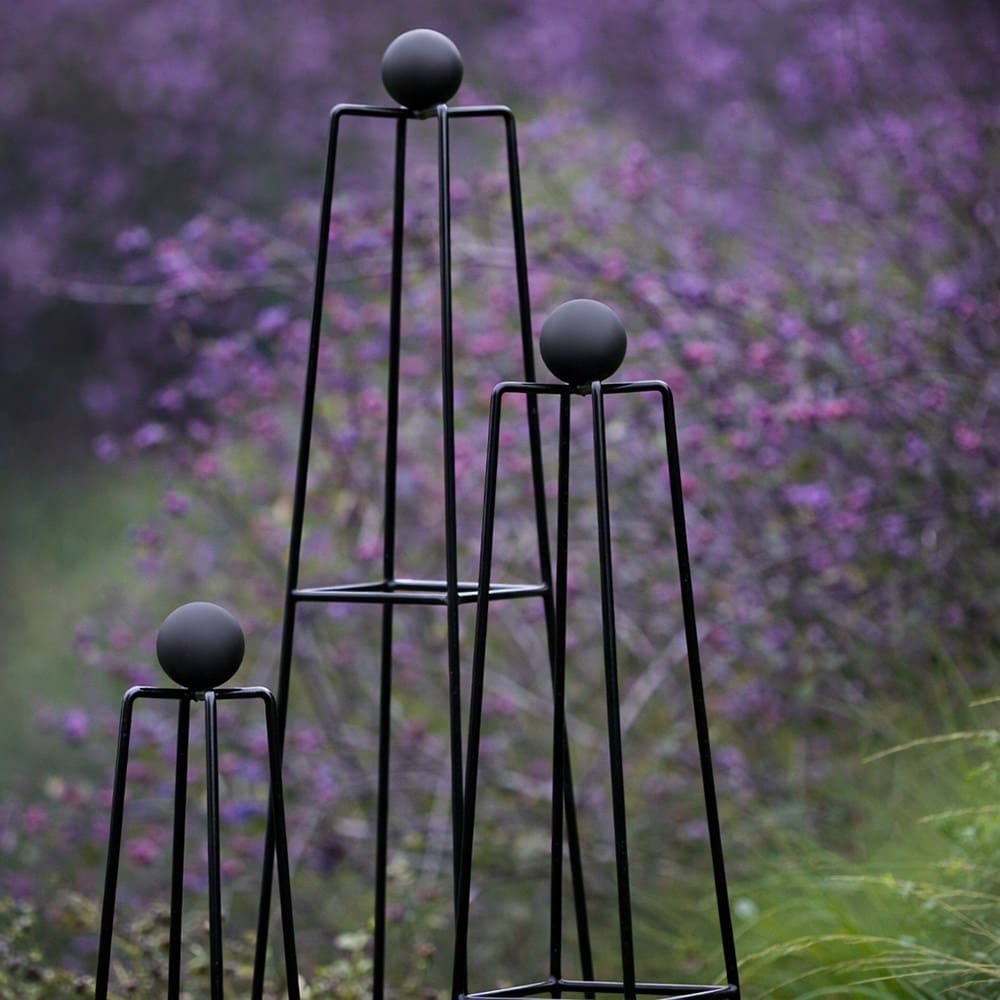 Square obelisk ball top - black