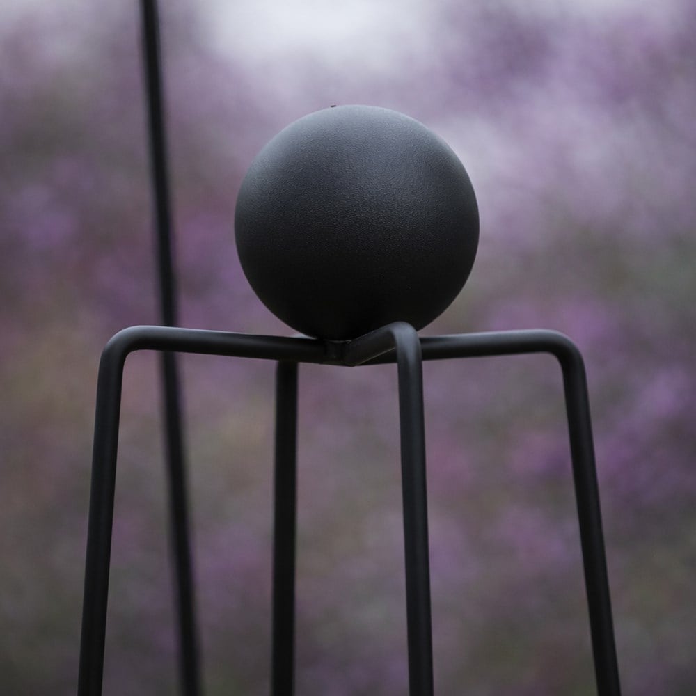 Square obelisk ball top - black