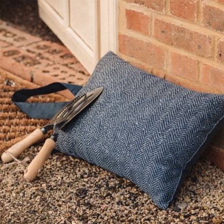 Tweed garden kneeler - blue