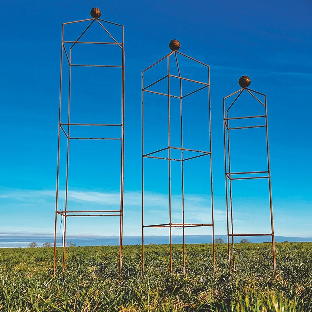 Square castle frame obelisk set of 3 - rust