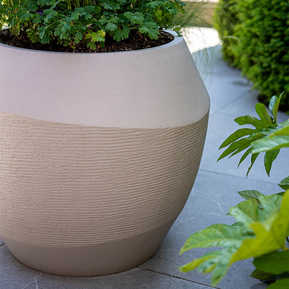 Textured large jar planter - sand