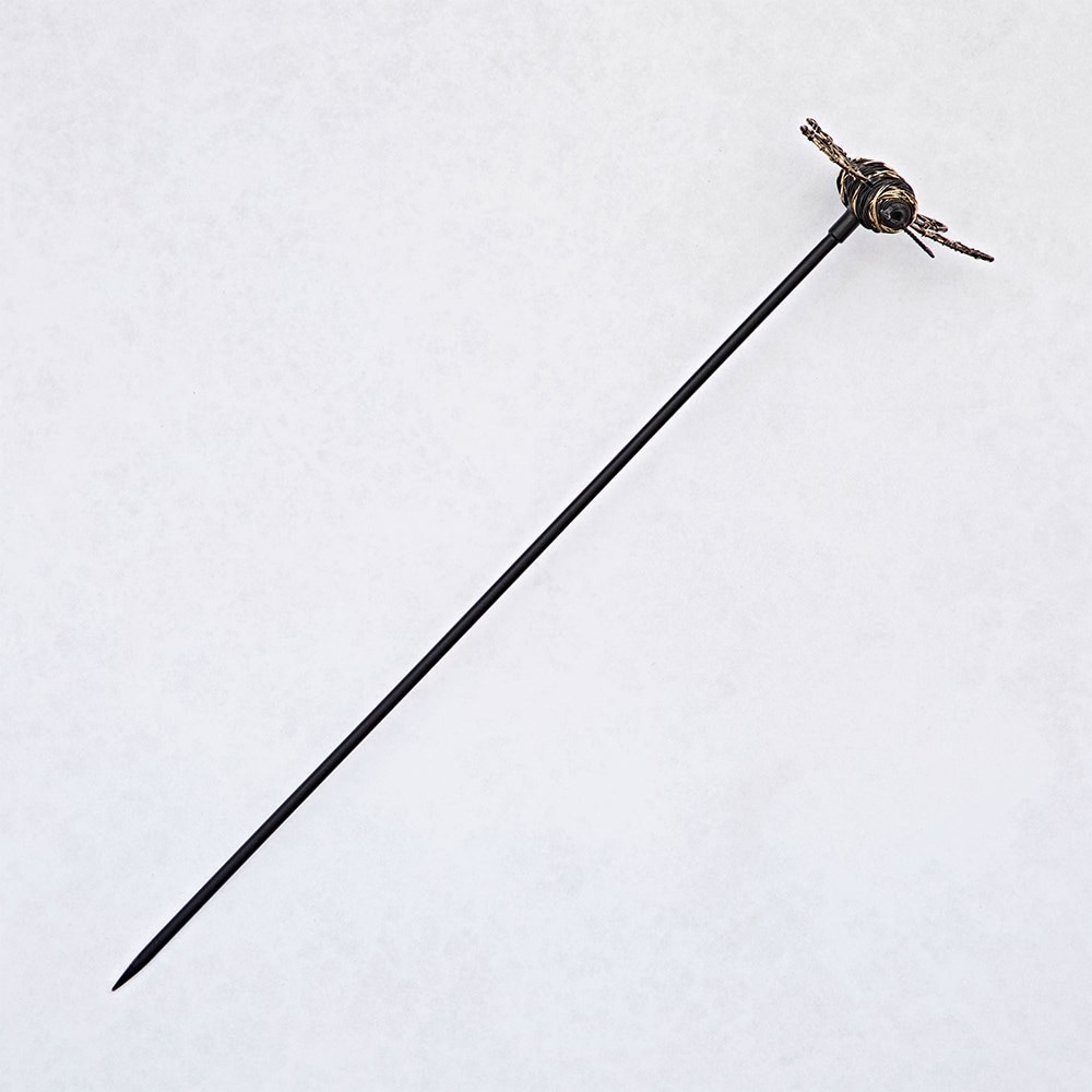 Wire bumblebee decorative stake