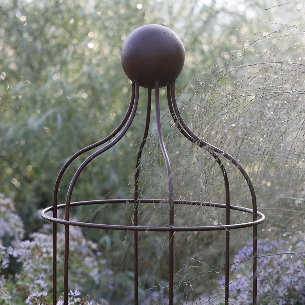 Bottle neck obelisk - rust