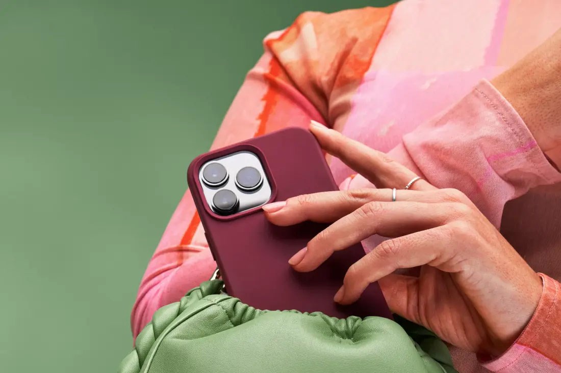 Hand with mobile
